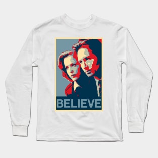 Scully and Mulder BELIEVE Poster Long Sleeve T-Shirt